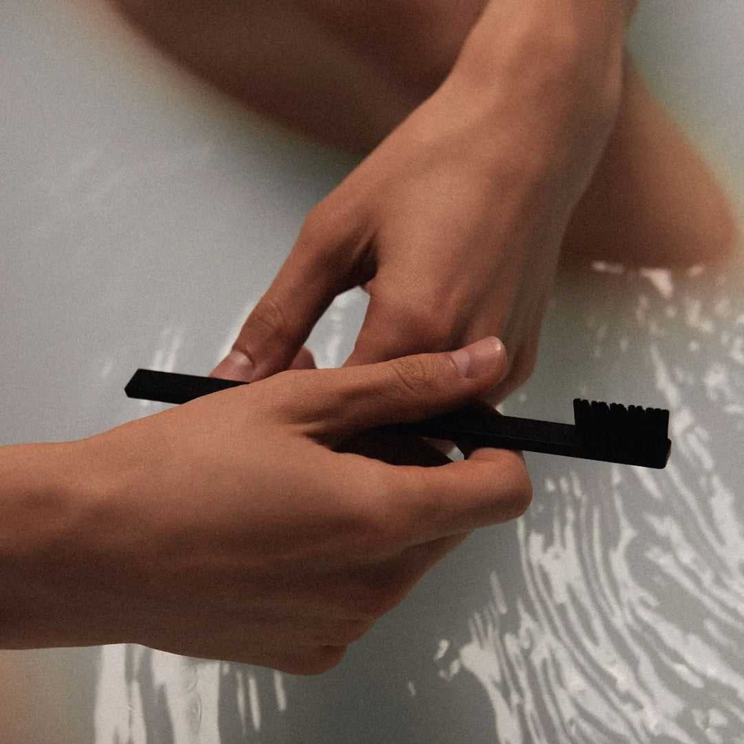 Apriori Toothbrush - Midnight Black - Medium3