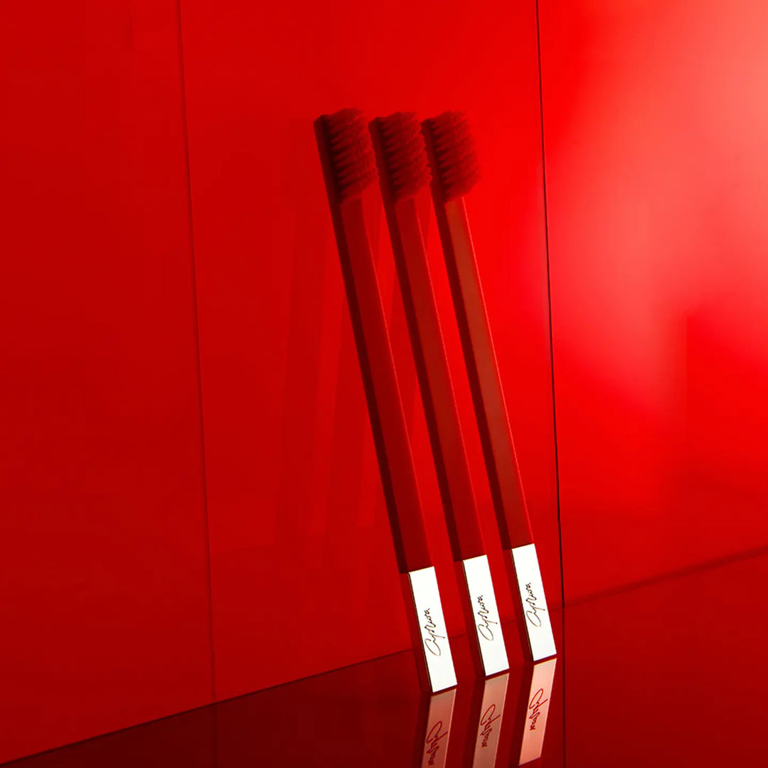 Apriori Toothbrush - Carmine Red & Silver - Medium 4