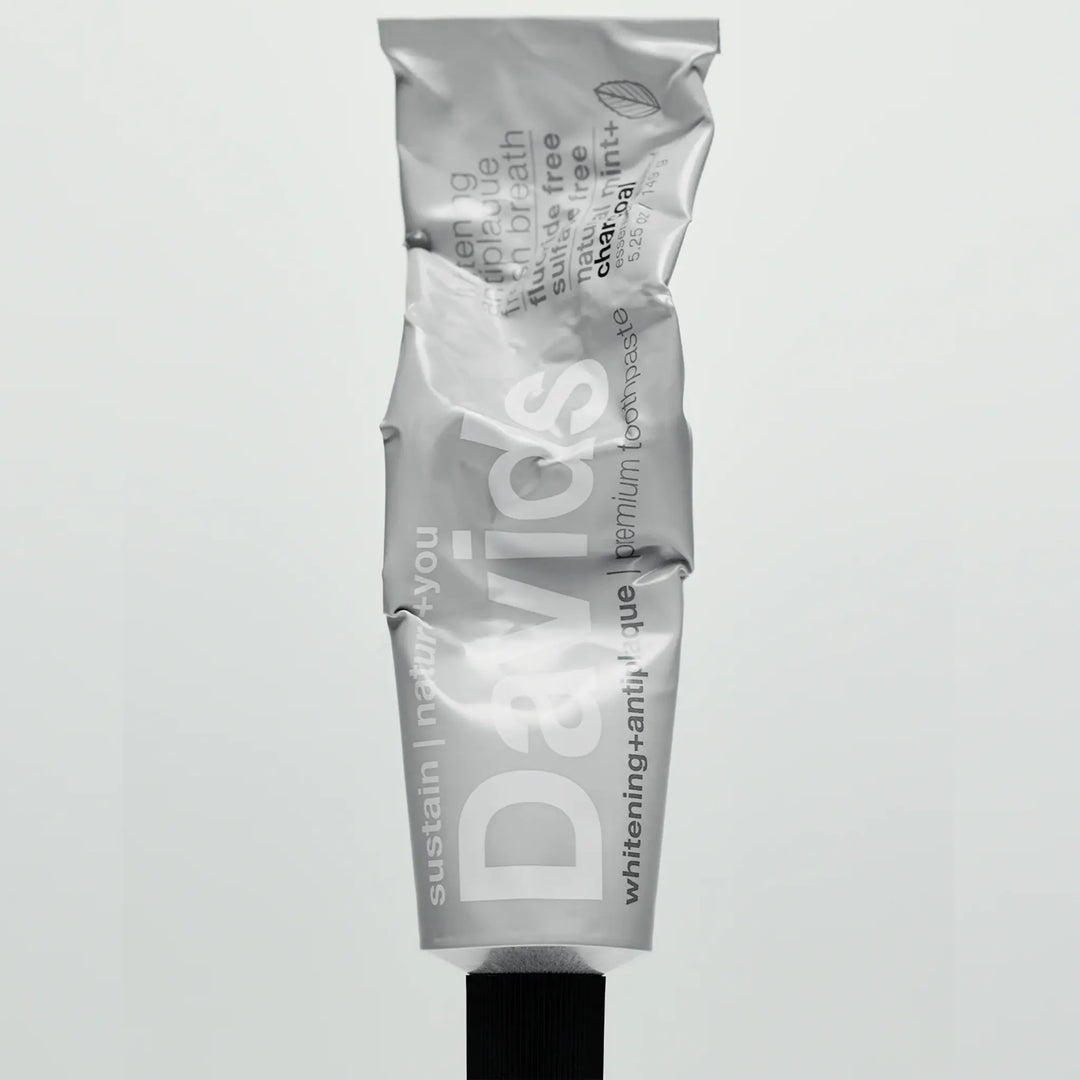 Davids Natural Toothpaste - Peppermint + Charcoal 3