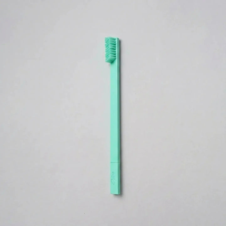 Apriori Toothbrush - Whisper Mint - Medium